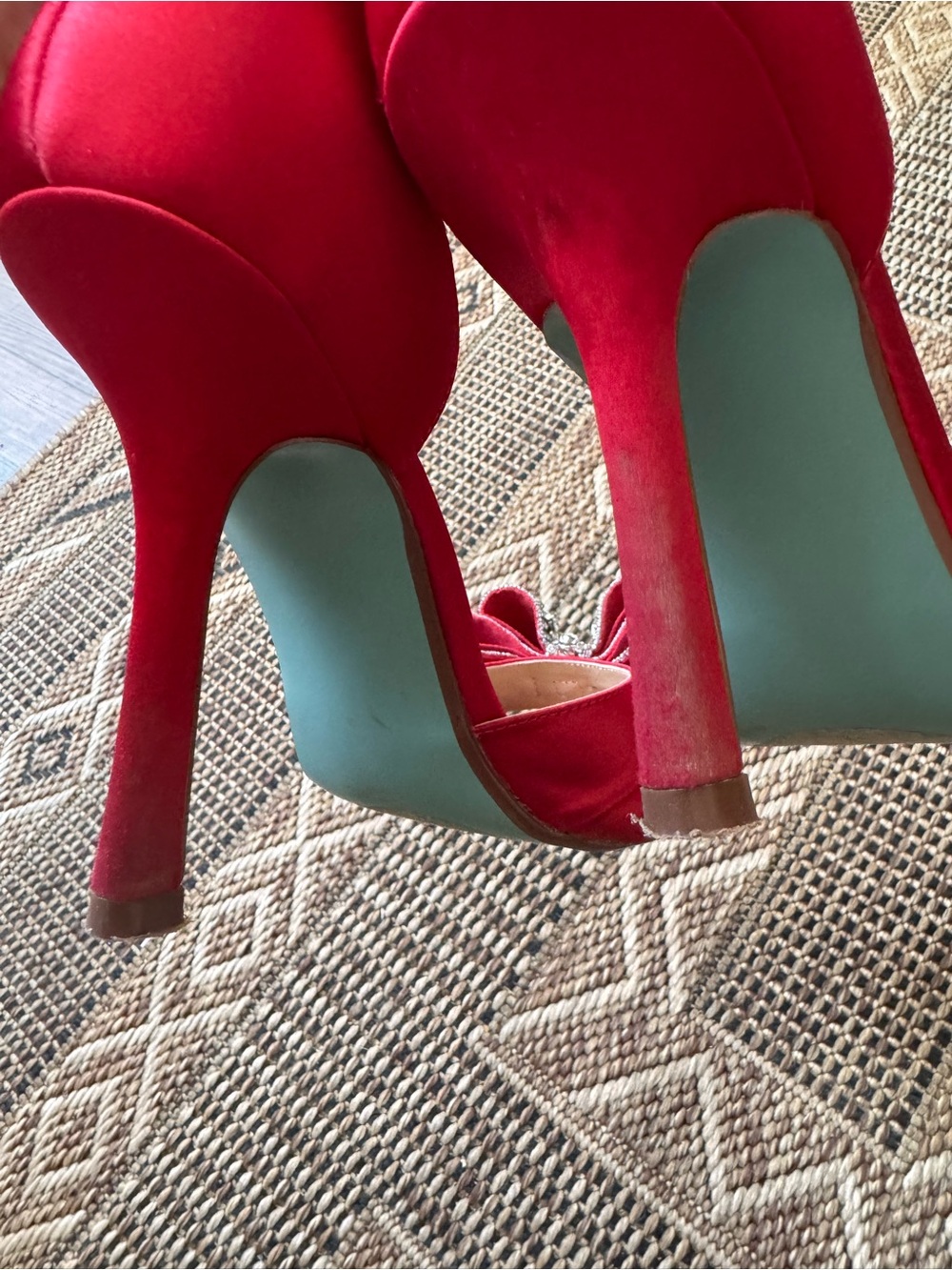BETSEY JOHNSON Red Satin Peep Toe Heels w/ Crystal Bow Size 8.5 - Picture 6 of 6